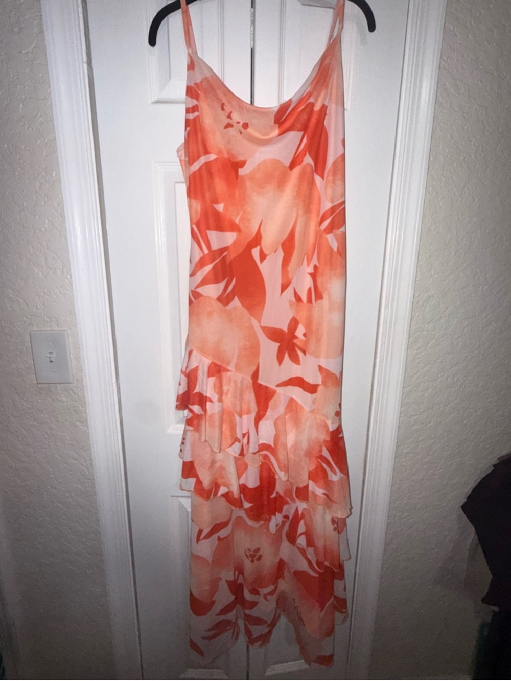 Women's Sleeveless Tiered Maxi Dress in Coral Floral